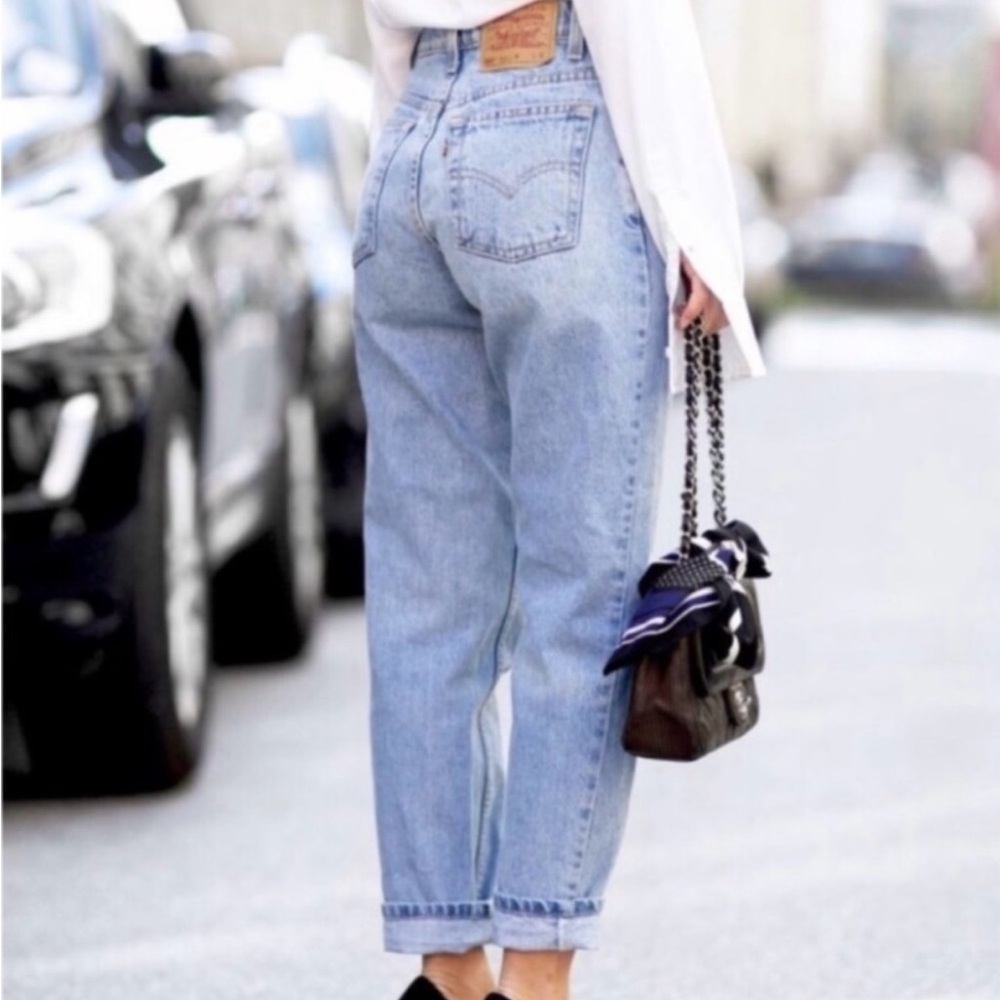 LEVI’S WOMEN’S 550™ CLASSIC BLUE STRAIGHT LEG JEAN